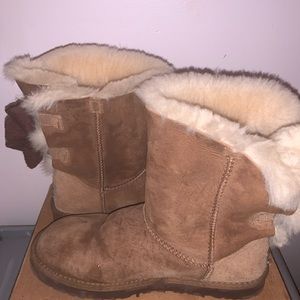 Tan Bow Uggs